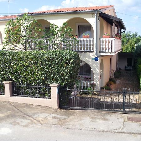 Apartments With A Parking Space Pinezici, Krk - 15269 Vrh  Exterior foto